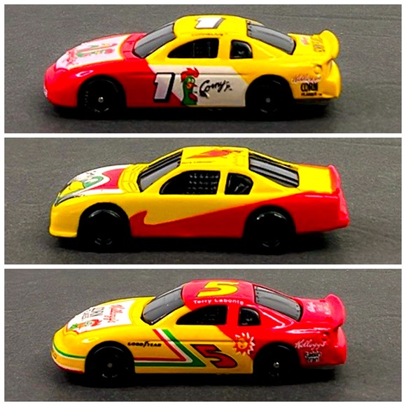 Free Gift 3 NASCAR Hot Wheels Die-Cast Kellogg Corn Flakes Race Cars Vintage - Picture 1 of 12